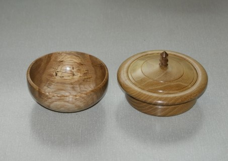 The bowl on the left won a commended certificate for David Reed